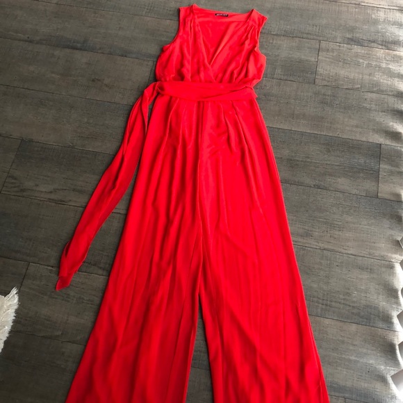 NWOT Fashion nova red jumpsuit - Picture 6 of 8